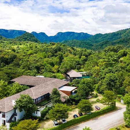 Rain Tree Khao Yai Hotel Pak Chong Екстериор снимка